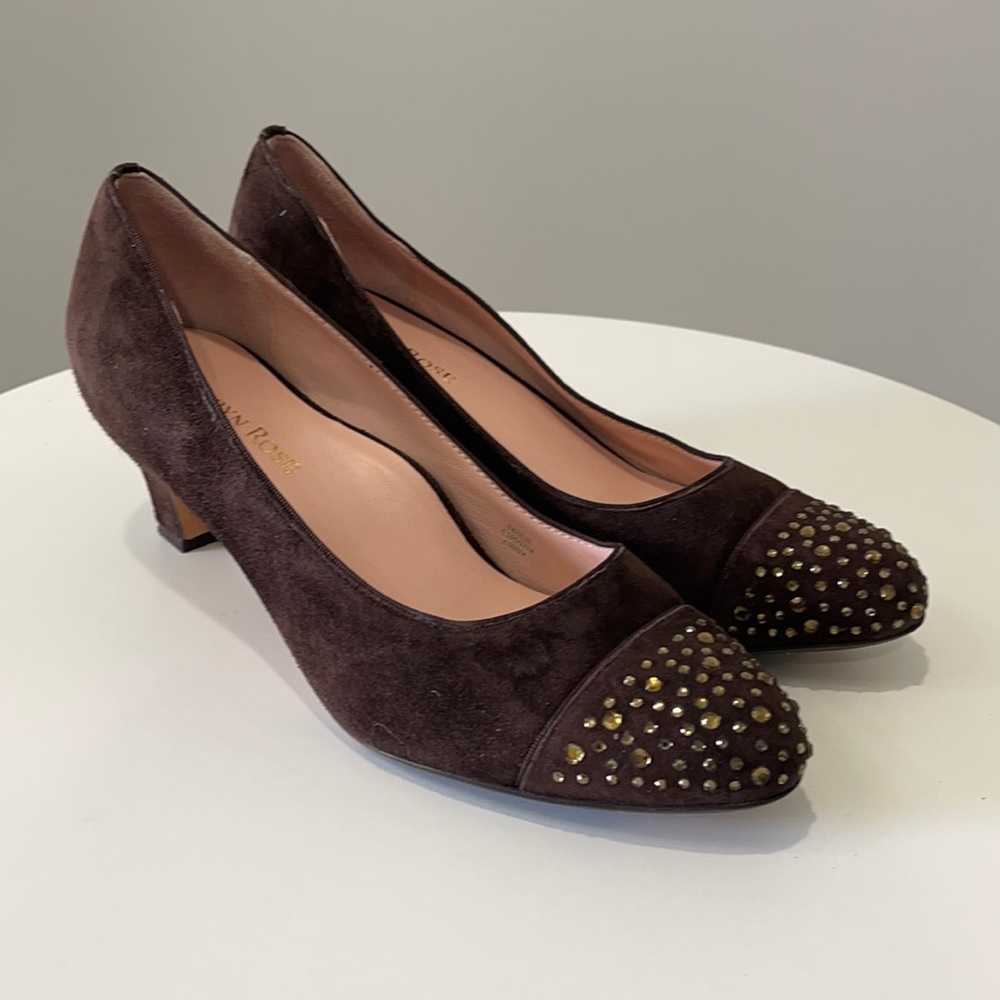 Taryn Rose Trulie Crystal brown Suede 2.25” Heel Pump size 8M